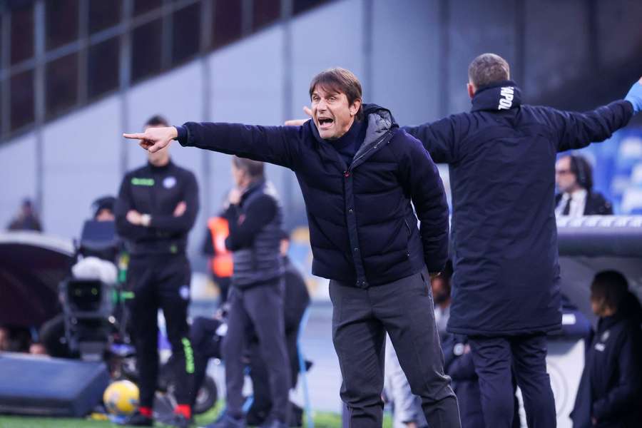 Conte watches on as his side claimed a late win