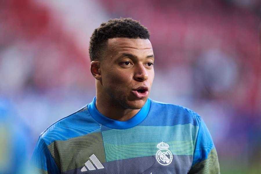 Mbappé no llega al partido contra el City y Carreras se cae