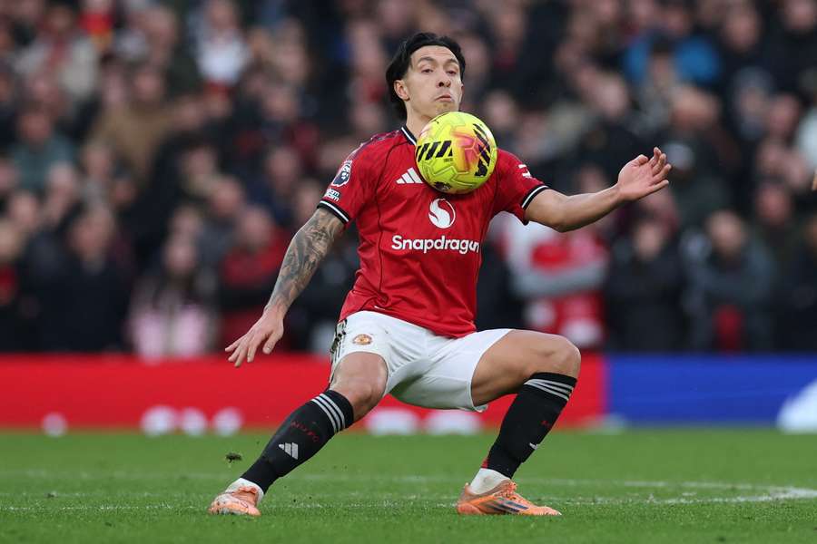 Man Utd boss Carrick explains Lisandro absence for win at Everton Man Utd boss Carrick explains Lisandro absence for win at Everton