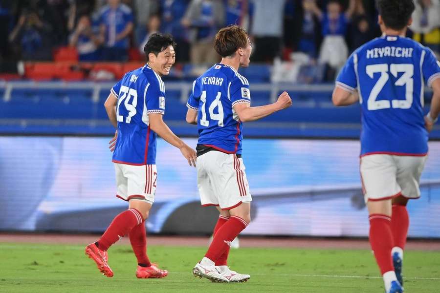 A festa dos jogadores do Yokohama