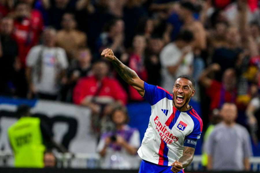 "Onze points en cinq journées, c'est très bien avant la trêve", savoure Tolisso "Onze points en cinq journées, c'est très bien avant la trêve", savoure Tolisso