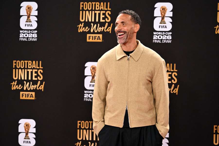 Rio Ferdinand se bude podílet na losování.