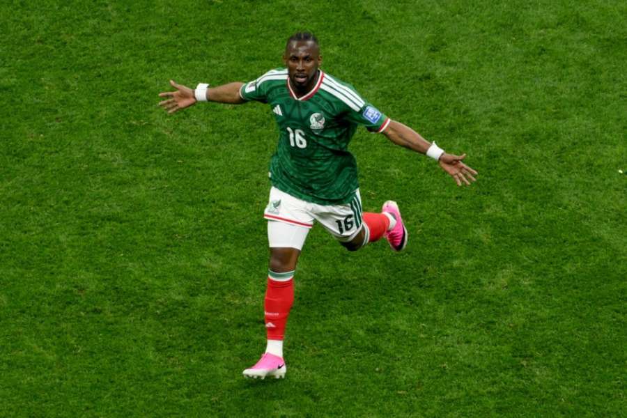 Julián Quiñones: entre los 10 mejores futbolistas del Mundial para la FIFA Julián Quiñones: entre los 10 mejores futbolistas del Mundial para la FIFA