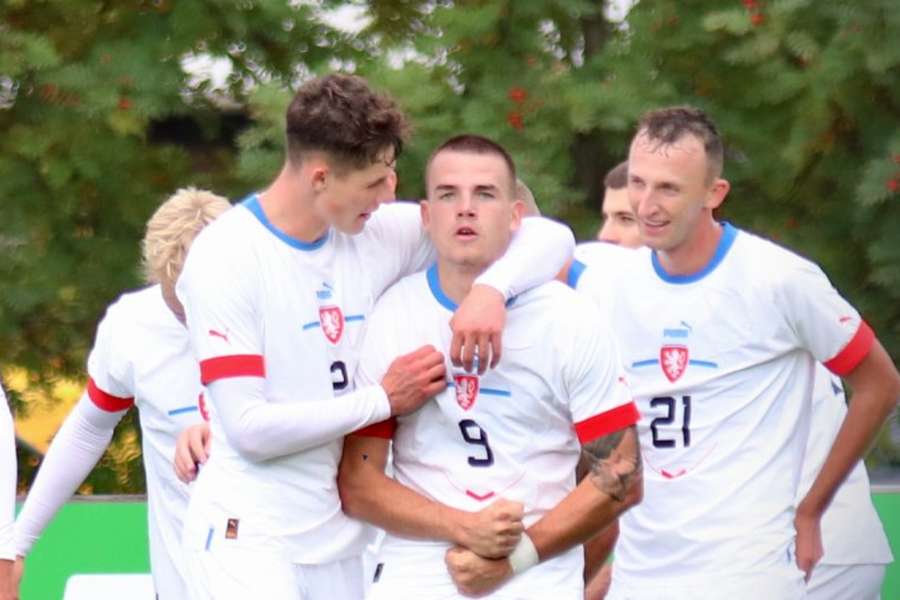 První krok na Euro. Jednadvacítka načala baráž výhrou 2:1 na Islandu, rozhodl Sejk