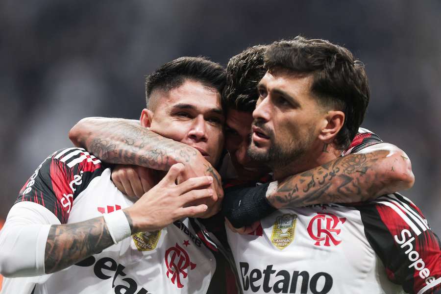 Carrascal (esq.) e Arrascaeta não foram convocados desta vez