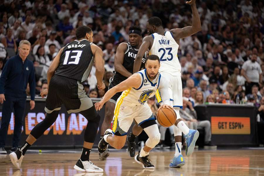 Curry si vybojoval súboj proti LeBronovi Jamesovi.