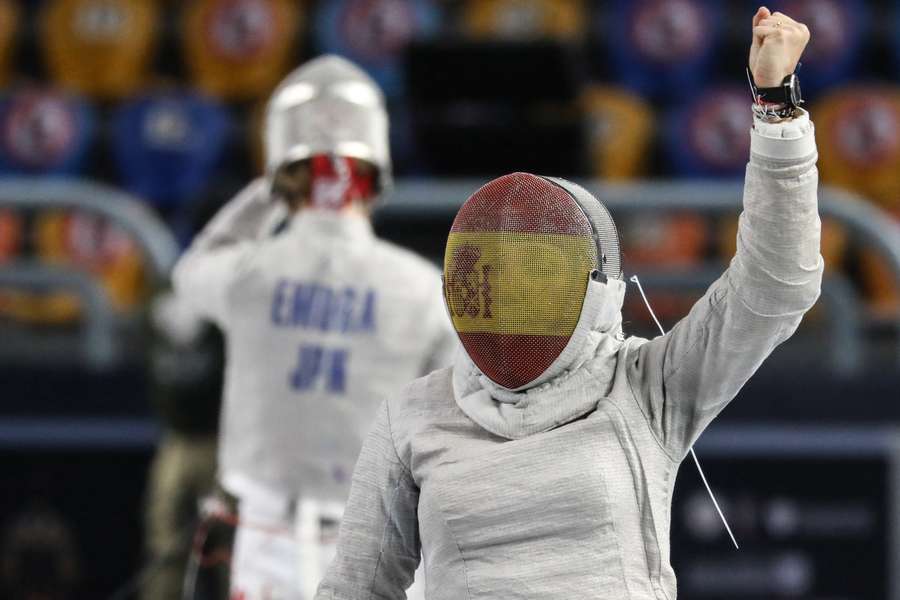 Lucía Martín-Portugués celebra una acción.