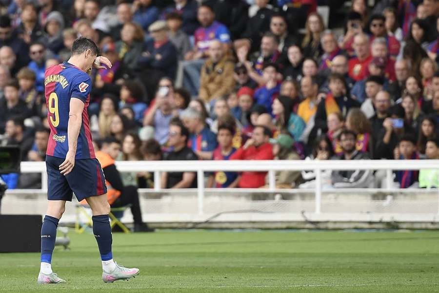 Robert Lewandowski si poranil stehenní sval.