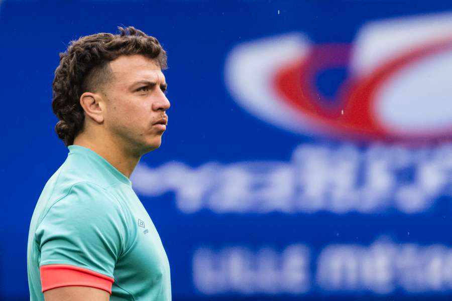 Sigren chegou a Inglaterra via agente que trabalha com jogadores de países emergentes