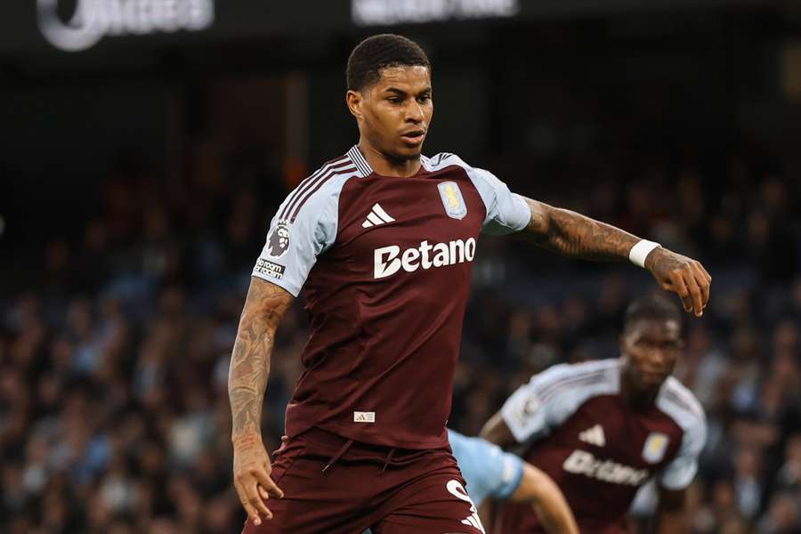 Marcus Rashford se despede do Aston Villa