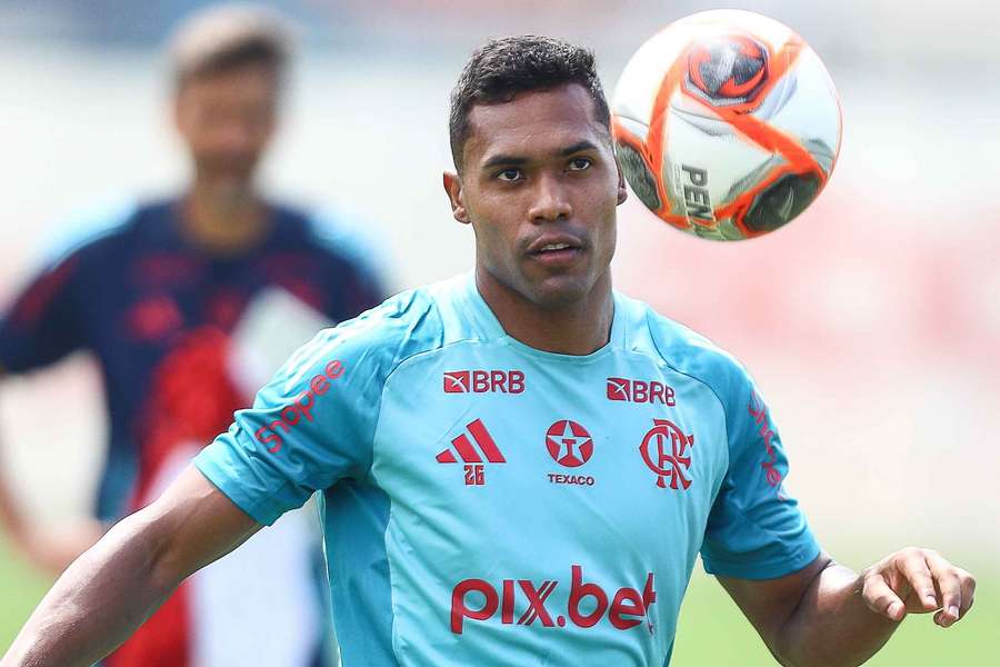 Alex Sandro deve ser titular no Fla-Flu