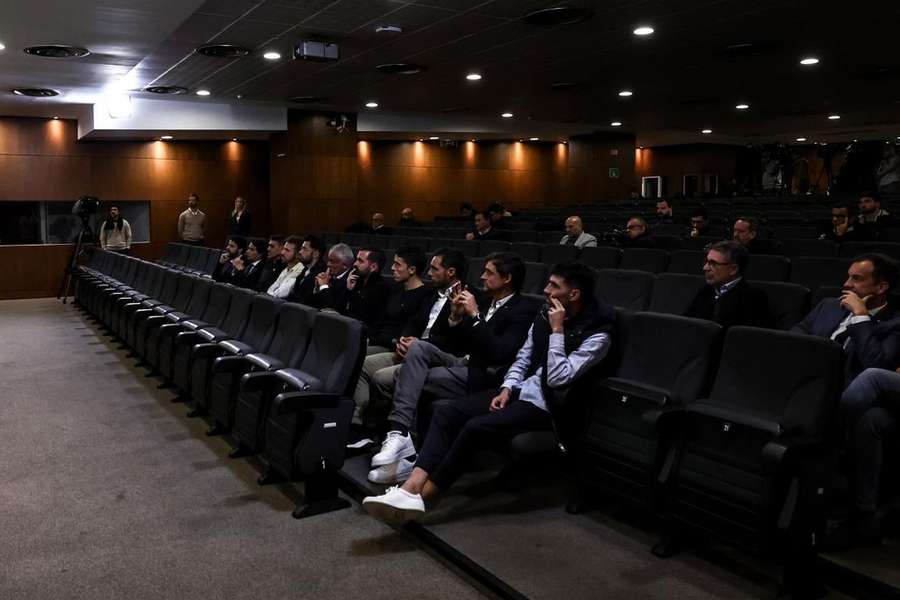 Luís Neto a assistir à apresentação de Rui Borges