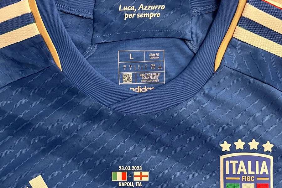 A camisola de Itália para o jogo desta noite