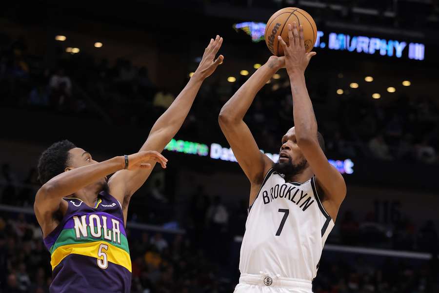 Durant comandou os Nets em uma difícil vitória em New Orleans