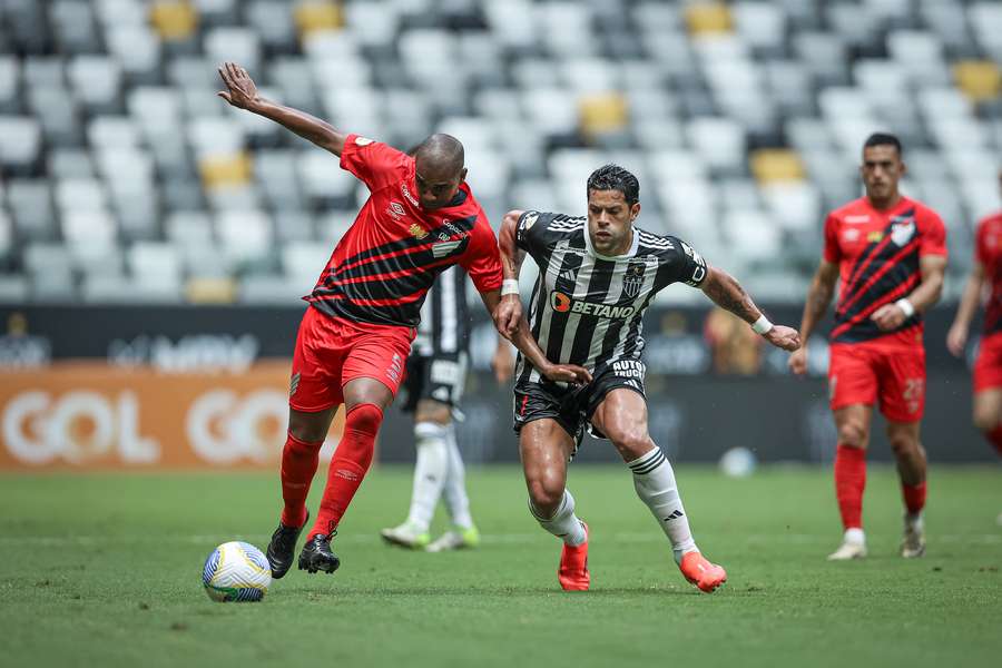 O Athletico-PR foi tímido no jogo do rebaixamento O Athletico-PR foi tímido no jogo do rebaixamento