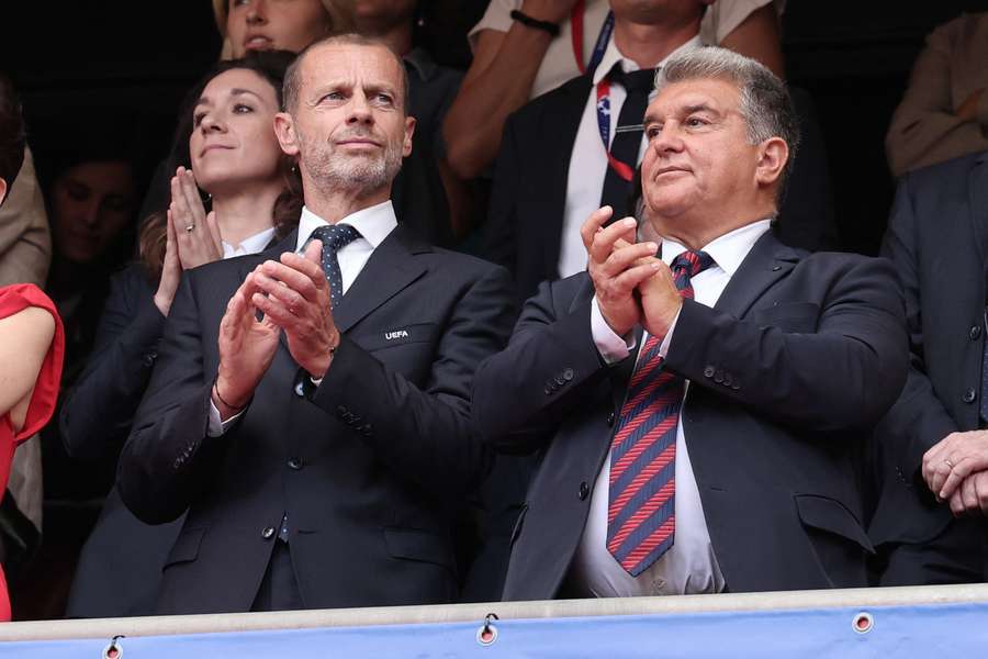 Ceferin e Joan Laporta possivelmente acertaram um acordo para diminuir a multa do Barcelona
