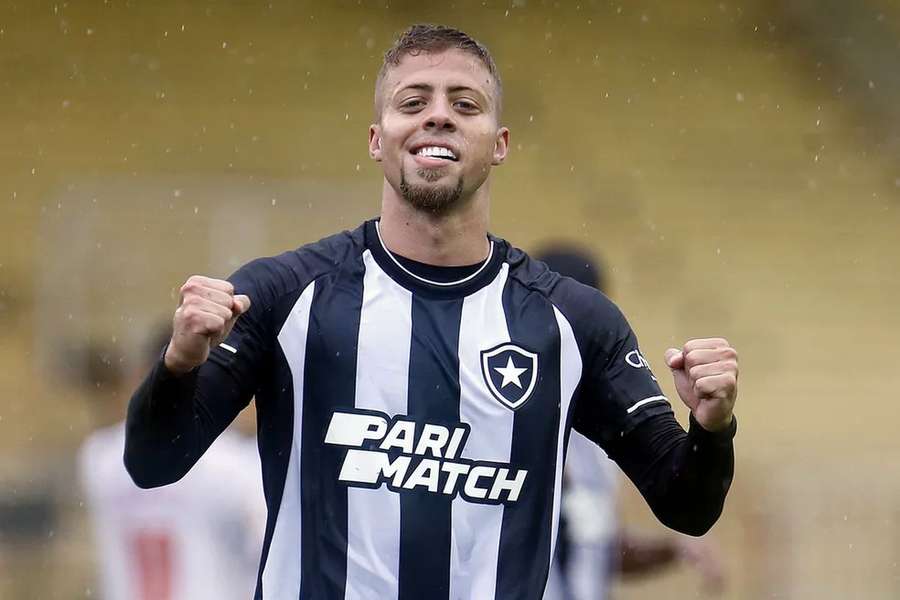 Lucas Fernandes vai regressar a Portugal