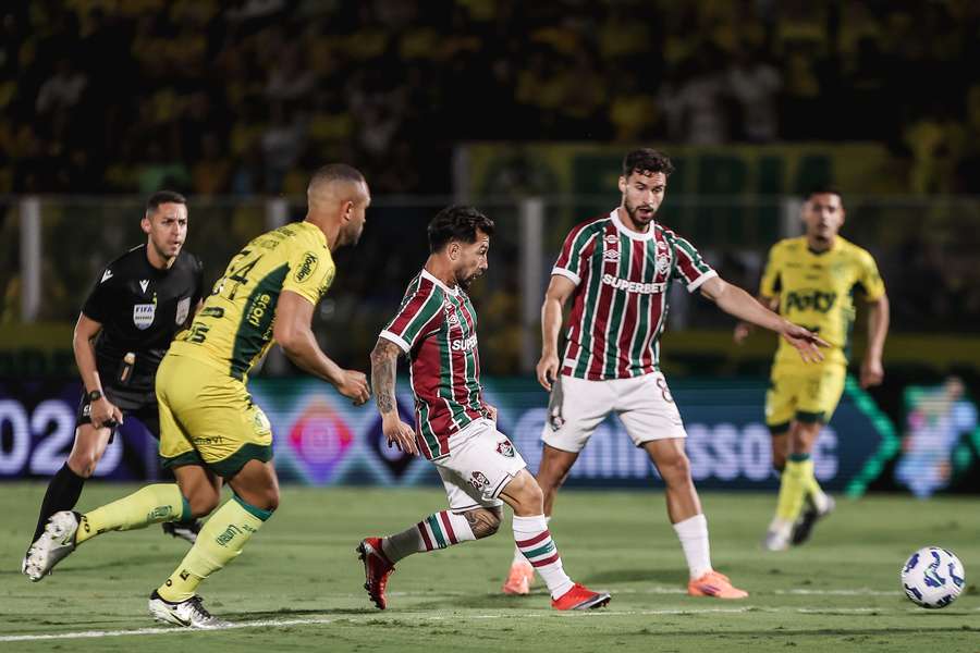 O Fluminense ficou na bronca com a arbitragem