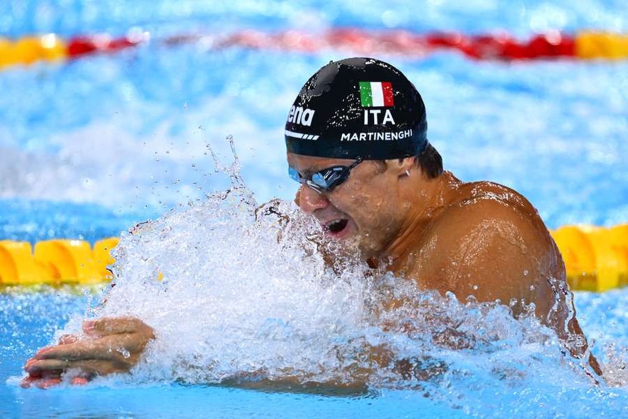 Nicolò Martinenghi in azione nei 100 rana