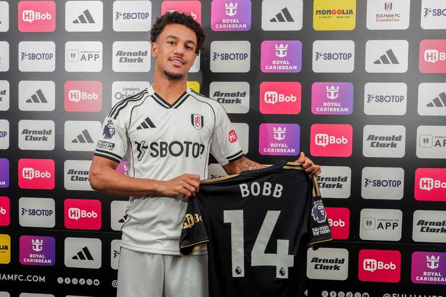 Fulham confirm the signing of Man City star Oscar Bobb: It feels great to be here! Fulham confirm the signing of Man City star Oscar Bobb: It feels great to be here!