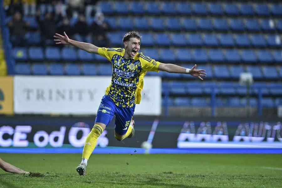 Zlínský Stanislav PEruta sestřelil Zlínský Stanislav PEruta sestřelil