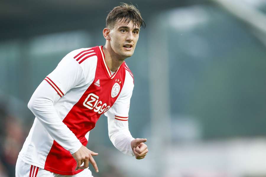 Lorenzo Lucca kwam tot 14 optredens voor Ajax