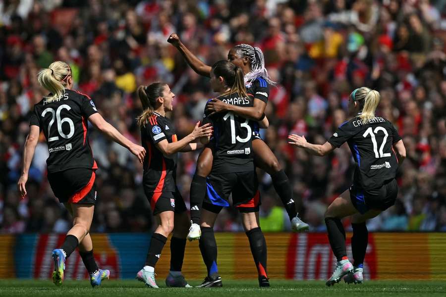 Olympique Lyon hat einen großen Schritt in Richtung Champions League-Finale gemacht.