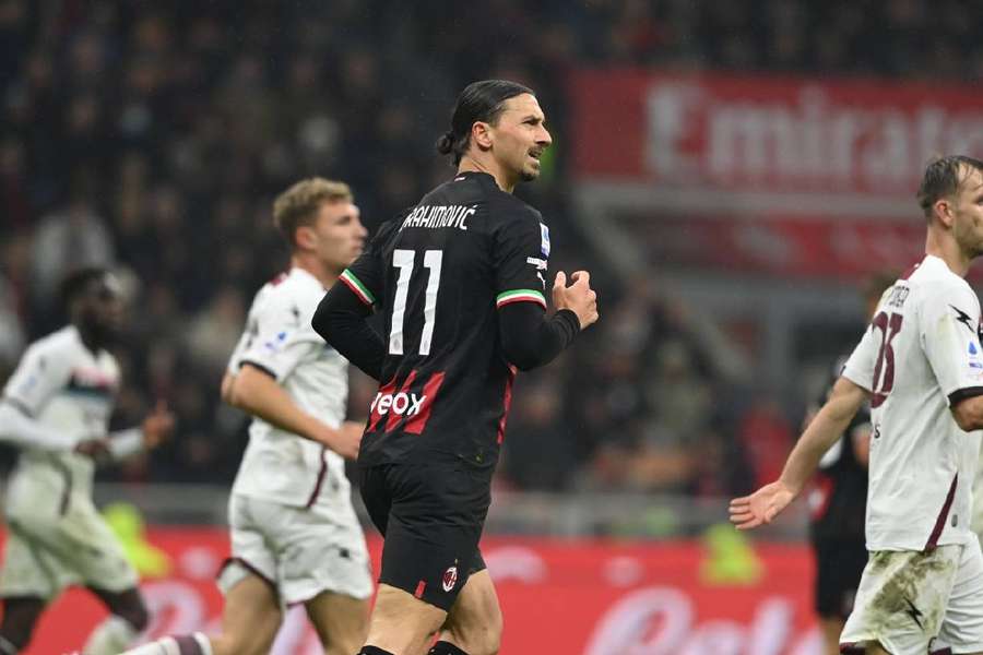 Ibrahimovic entrou na segunda etapa do confronto no San Siro