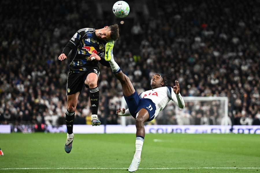 Tottenham, accroché par Leeds, continue de trembler Tottenham, accroché par Leeds, continue de trembler