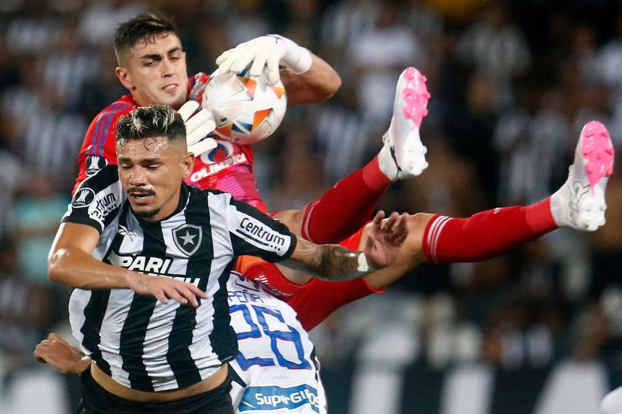 Botafogo jogou mal e sofreu dura derrota para o Junior Barranquilla