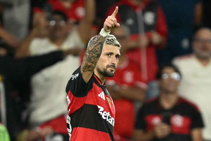 Arrascaeta fez o gol do empate no Maracanã Arrascaeta fez o gol do empate no Maracanã