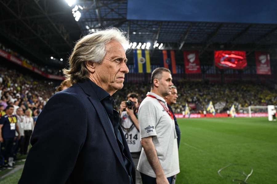 Jorge Jesus venceu a Copa da Turquia pelo Fenerbahçe neste domingo (11)