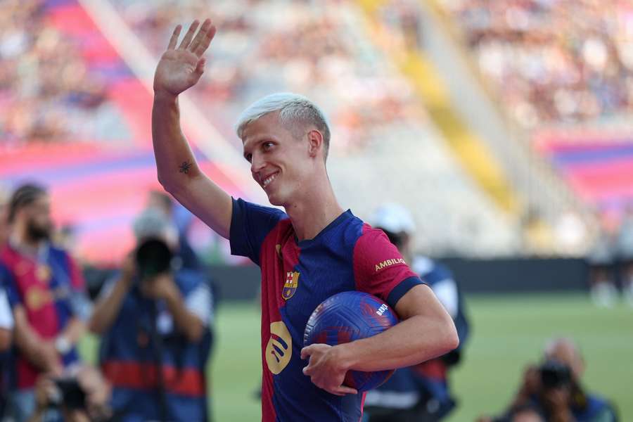 Dani Olmo durante la sua presentazione come nuovo giocatore del Barcellona