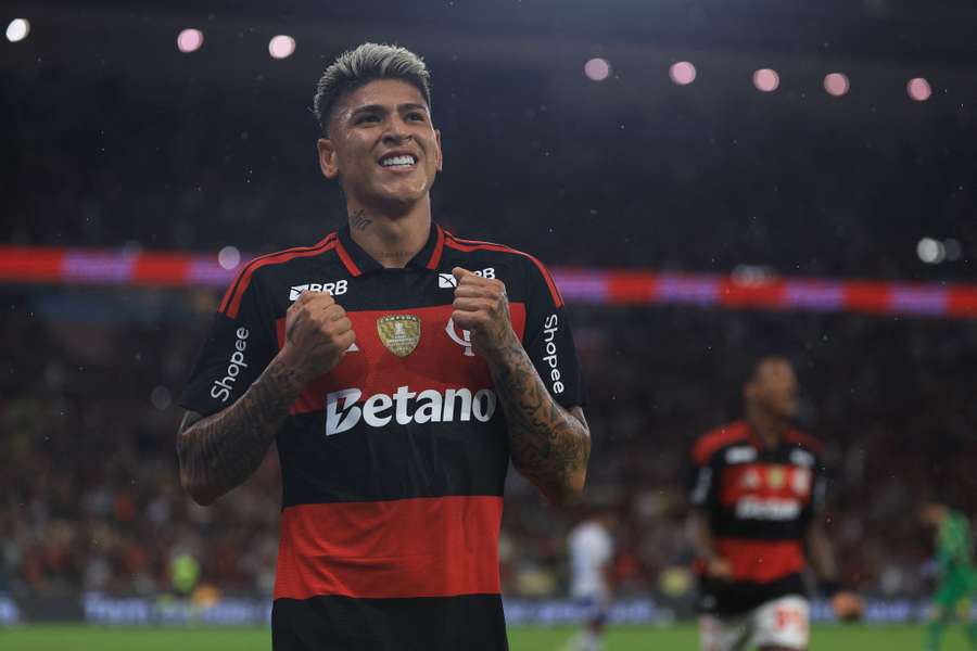 Carrascal marcou o gol que selou a vitória do Flamengo