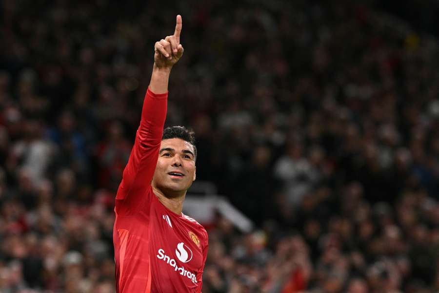 Casemiro foi às redes em grande vitória de virada do United