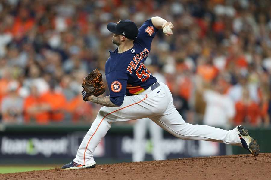 Astros edge Yankees for 2-0 lead in MLB playoff series