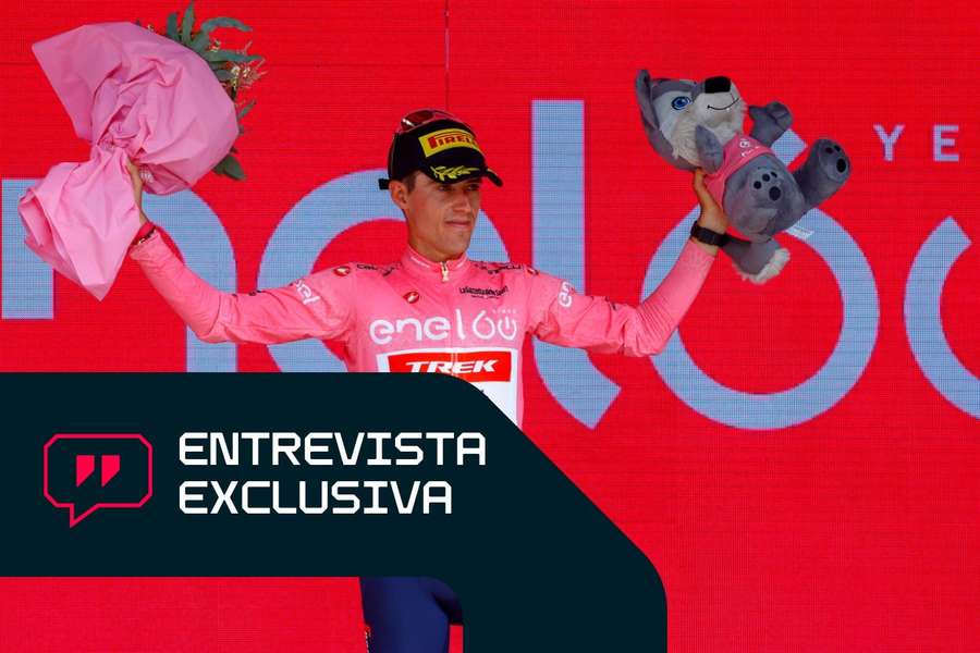 Juanpe López, con la maglia rosa del Giro de Italia en 2022