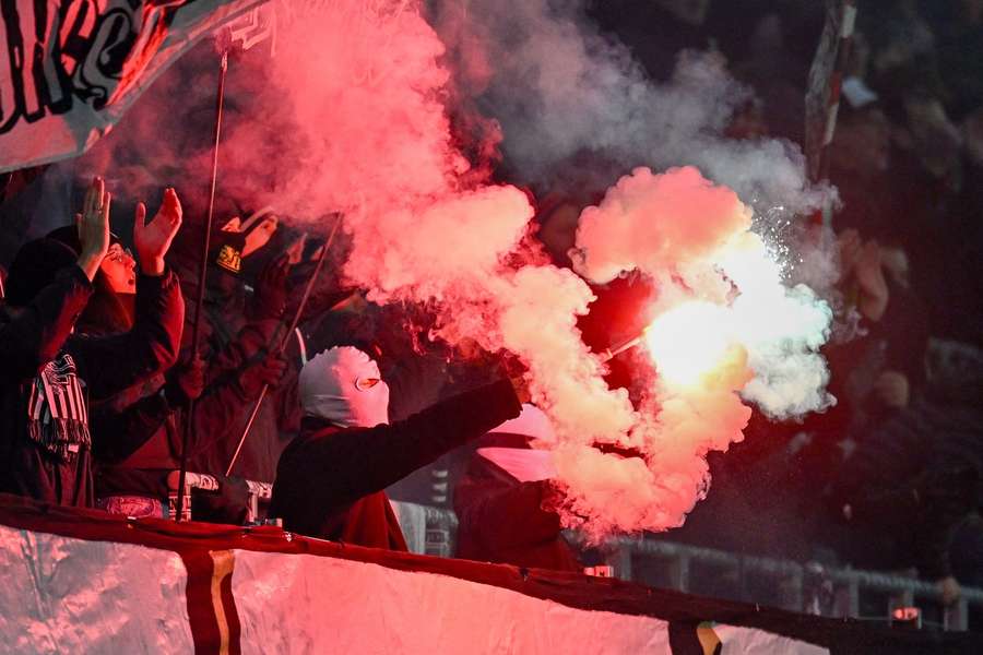 Rapid-Anhänger mit Pyrotechnik