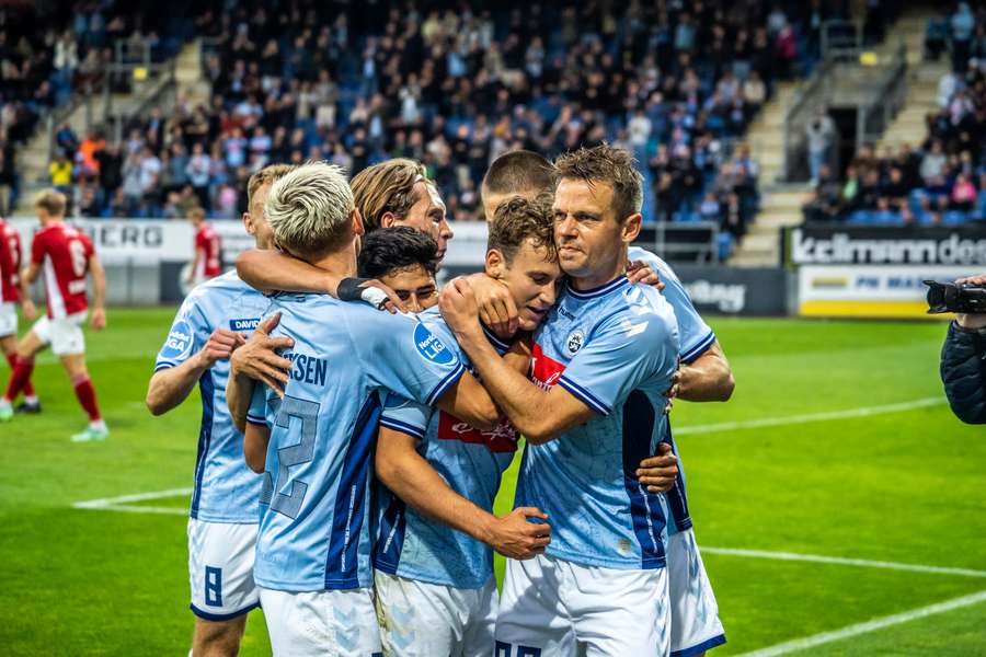 Sønderjyske har gang i et stærkt comeback i landets næstbedste række. Sønderjyske har gang i et stærkt comeback i landets næstbedste række.