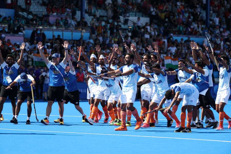 India viert het brons