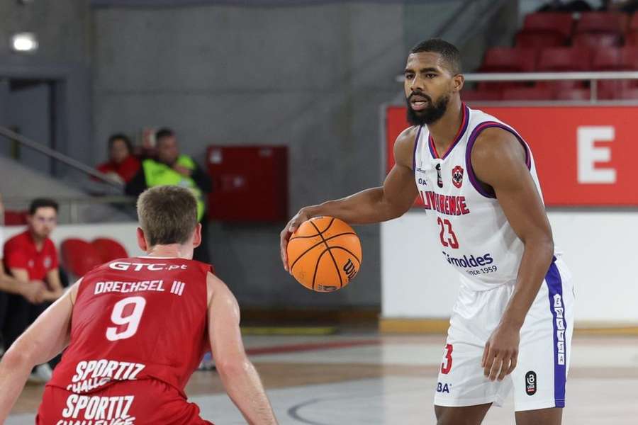 Wesley Saunders deixou a Oliveirense