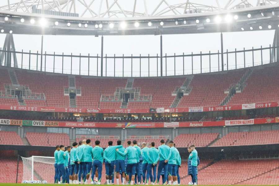 Seleção Brasileira treinou no palco do jogo deste sábado (15) Seleção Brasileira treinou no palco do jogo deste sábado (15)