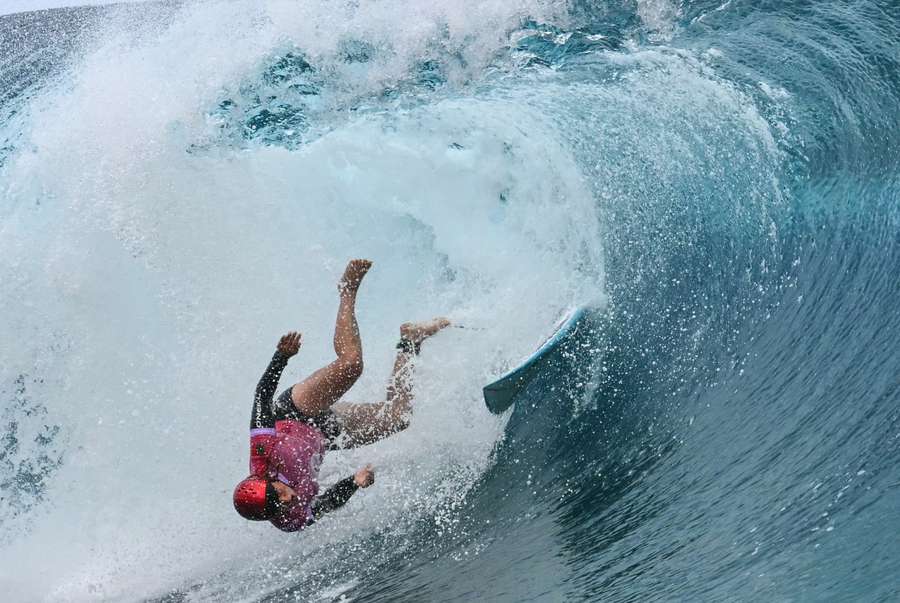 O surf olímpico tem lugar em Teahupo'o