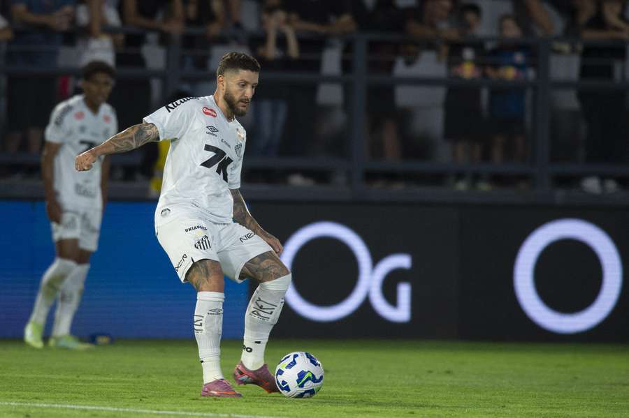 Santos x Grêmio: Onde assistir, Escalações & Odds (Brasileirão)