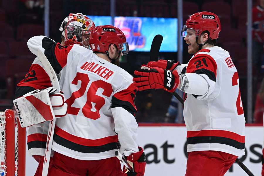 Dominante Vorstellung der Hurricanes Dominante Vorstellung der Hurricanes