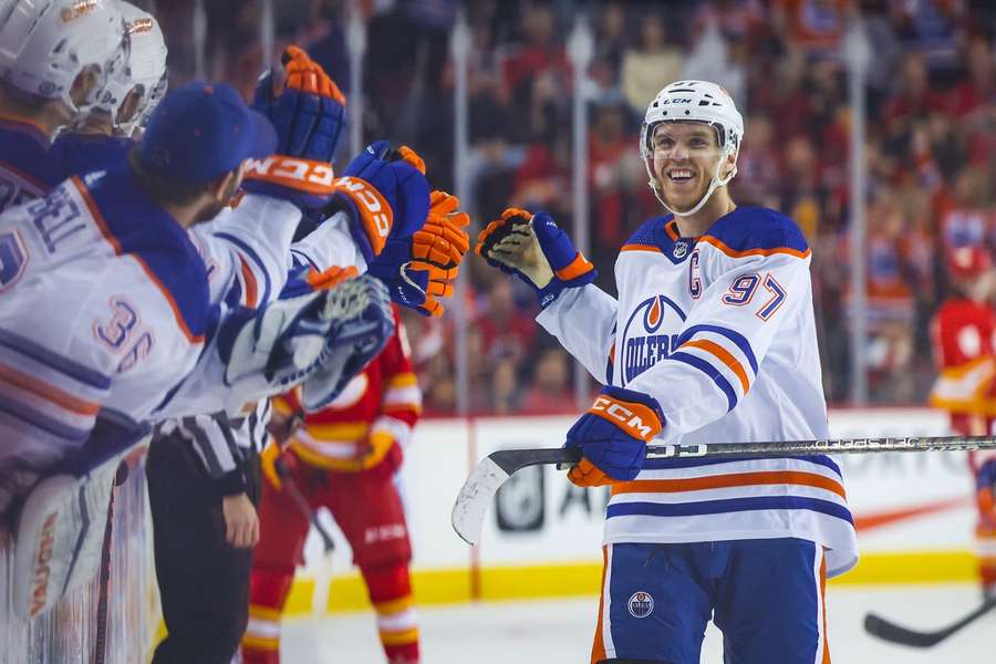 Connor McDavid nasbíral v minulém týdnu čtyři góly a stejný počet asistencí.