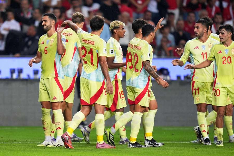 Los jugadores de España celebran el 0-5 ante Turquía