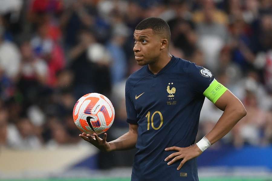 Mbappé dice la sua sul razzismo: "Noi calciatori dobbiamo fare ancora molto al riguardo"