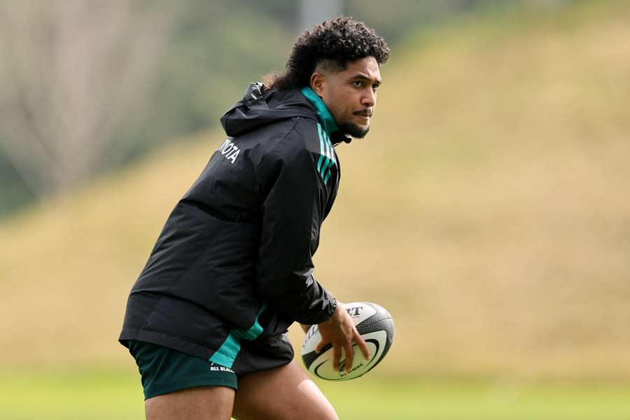 Leicester Fainga'anuku trains with the All Blacks at North Harbour Stadium this week.