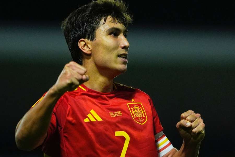 Gonzalo celebra su gol con la sub 21